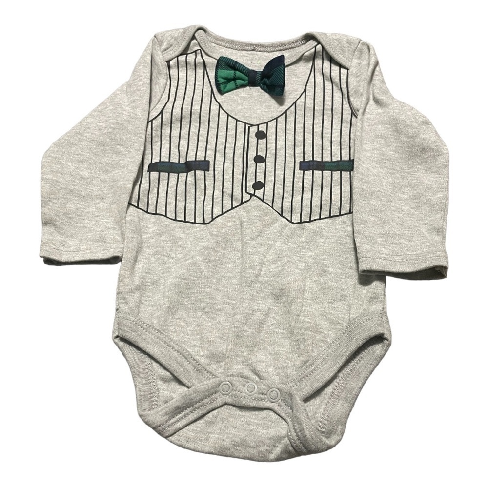 CHICK Pea Grey Suit and Tie Body Suit Size 3 to 6 months